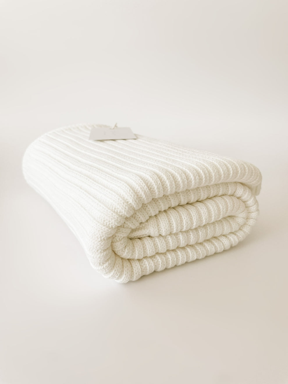 Powder Ribbed Knit Blanket